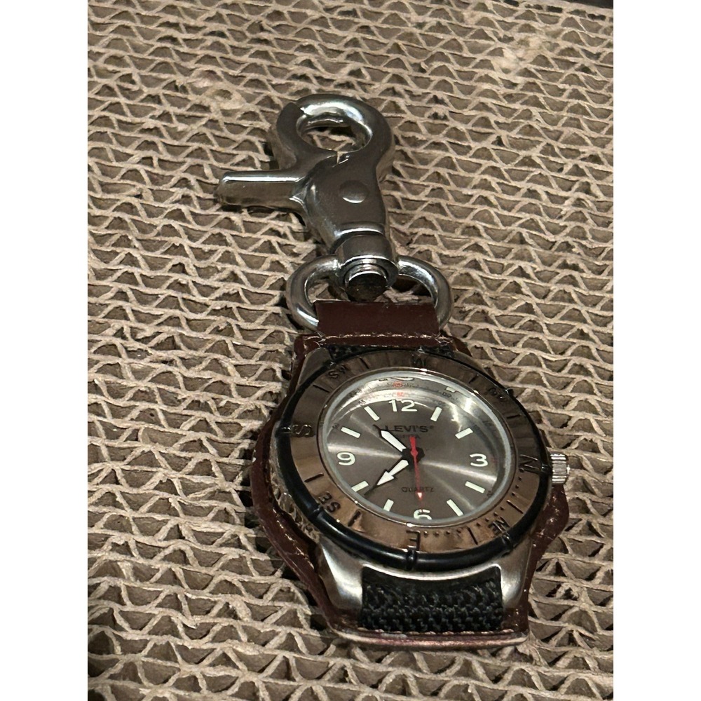 Men's Levi's Clip-on Belt Buckle Backpack Quartz‎ Needs Battery